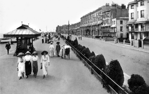 The promenade, West Worthing, West Sussex, early 20th century.Artist: Valentine & Sons