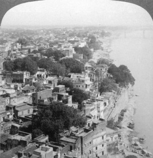 Benares (Varanasi), India, 1903.Artist: Underwood & Underwood
