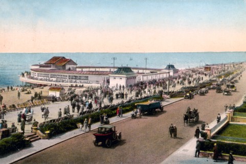 The bandstand and promenade, Worthing, West Sussex, early 20th century. Artist: Unknown