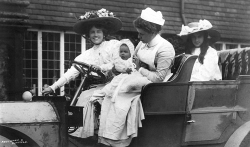 Ellaline Terriss, British actress, with her daughter and baby, c1906. Artist: Unknown