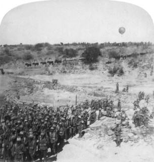 Lord Roberts' infantry crossing the Zand River, South Africa, 1900. Artist: Underwood & Underwood