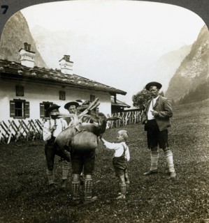 Bavarian Mountaineers, Germany.Artist: Underwood & Underwood