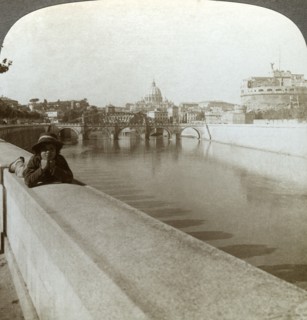 The River Tiber, Castel Sant' Angelo and St Peter's Basilica, Rome, Italy.Artist: Underwood & Underwood