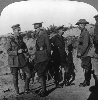 Lord Kichener reviews the situation at Gallipolli with ANZAC officers, World War I, 1915-1916.Artist: Realistic Travels Publishers