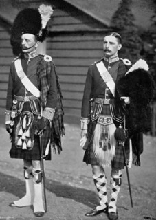 A captain and subaltern of the 93rd Highlanders, 1896. Artist: Gregory & Co