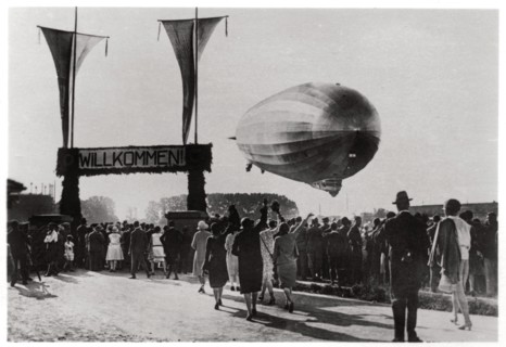 Zeppelin LZ 127 'Graf Zeppelin' landing at Friedrichshafen, Germany, 1933. Artist: Unknown
