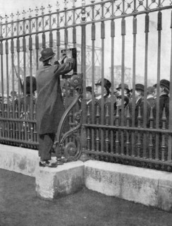 Crowds outside Buckingham Palace waiting for news of the illness of the King, 5th May, 1910. Artist: Unknown