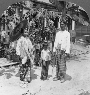 Burmese family, Rangoon, Burma, 1908. Artist: Stereo Travel Co