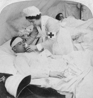 In a British field hospital on the Tugela River, South Africa, 2nd Boer War, 1900.  Artist: Underwood & Underwood