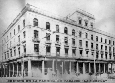 La Corona, tobacco factory, 1920s. Artist: Unknown