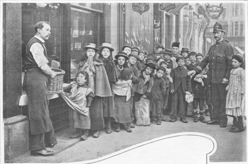 Waiting for parcels of food, Cheapside, c1903 (1903). Artist: Unknown.