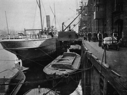 Cotton's Wharf, Tooley Street, London, c1900 (1901). Artist: Unknown.