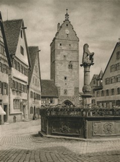 'Dinkelsbuhl - Wormitztor', 1931. Artist: Kurt Hielscher.