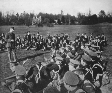 'An open-air lecture in the Parks, Oxford', 1915. Artist: Unknown.
