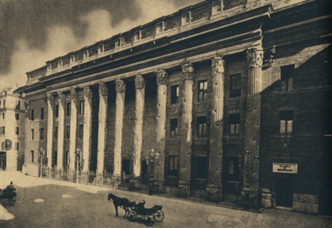 'Roma - Piazza di Pietra', 1910. Artist: Unknown.