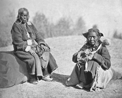 Ladakhi women of Tibetan stock, 1902. Artist: Bourne & Shepherd.