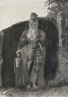 'Der Tradition nach, Statue Parakrama Bahu's I., des Grossen (1164-1197 n. Chr.), Pollonnaruwa', 192 Artist: Unknown.