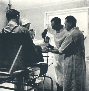 'Convalescent Hospital - Damaged ankle', 1941. Artist: Cecil Beaton.