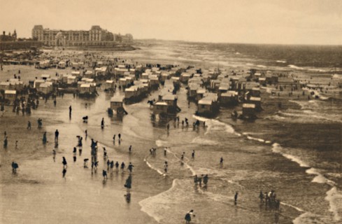 'General View of the Strand at Bath-time',  c1928. Artist: Unknown.