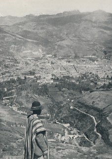 'Quito', 1916. Artist: Underwood & Underwood.