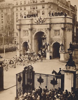 'Through the Sovereign's Gate, Marble Arch', May 12 1937. Creator: Unknown.