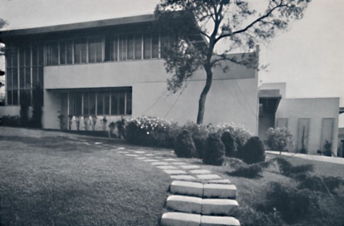 'Front-detail view - House of Mr. and Mrs. Edward Kaufman, Westwood, California', 1939. Artist: Richard Joseph Neutra.