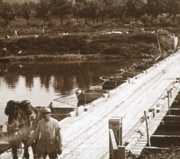 Pontoon bridge over the River Aisne at Venizel, Aisne, France, c1914-c1918. Artist: Unknown.