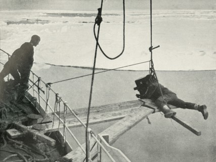 'Ponting Cinematographs The Bow of the 'Terra Nova'', c1910?1913, (1913). Artist: Unknown.