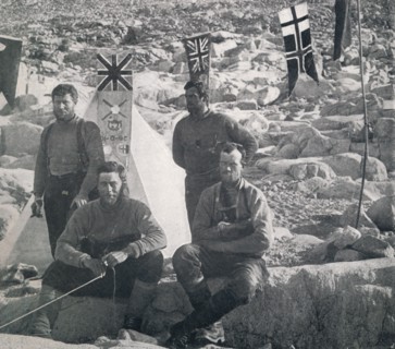 'The Second Western Party at Cape Geology on Christmas Day, 1911, (1913).  Artist: Frank Debenham.