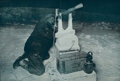 'C. S. Wright Making Observation with the Transit.', 8 August 1911, (1913). Artist: Herbert Ponting.