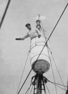 'Lieutenant Evans in the Crow's Nest', c1910?1913, (1913). Artist: Herbert Ponting.