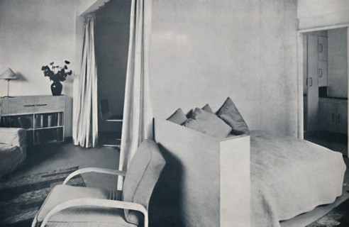 'A studio living-room in one of the Isokon Lawn Road Flats, Hampstead, London', 1936. Artist: Unknown.