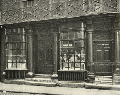 'A fine shop in Artillery Row, Houndsditch, London, of the latter half of the eighteenth century', ( Artist: Unknown.
