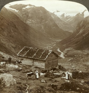 'From the mountain inn at Vidde saeter down the Vidde valley - Mt. Skaala in right distance', c1905. Creator: Unknown.