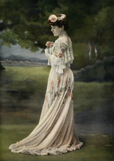 'Theatre Du Vaudeville. - L'Esboufe - Suzanne Despres, role de Mme Richter-Mme Belgrand', 1904. Creator: Unknown.