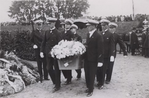 Funeral of Captain Liljeberg and Nils Uttergård, Sweden, 1932. Artist: Otto Ohm