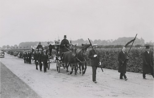 Funeral of Captain Liljeberg and Nils Uttergård, Sweden, 1932. Artist: Otto Ohm
