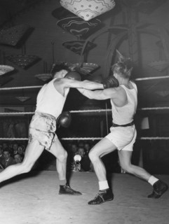 Boxing match between Knud Larsen of Denmark and Lennart Persson, representing Sweden. Artist: Unknown