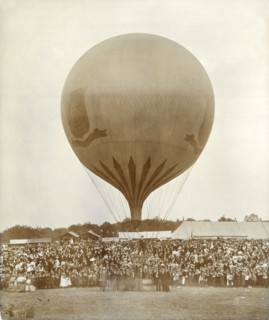 Balloon Ascent, Pimlico Recreation Ground, Ilkeston, Derbyshire, c1907 Artist: Unknown