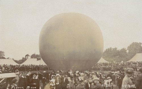Hot air balloon at Ilkeston Flower Show, Derbyshire, 2nd August 1909. Artist: EB Turner