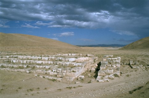 Ruined corbelled arch of an aqueduct, Jerwan, Iraq, 1977.