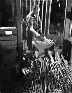 Beating hot garden forks, Ward & Payne Ltd, Sheffield, South Yorkshire, 1965. Artist: Michael Walters