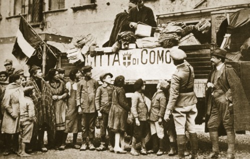 Red Cross supplies for war victims in Como, Italy, World War I, c1914-c1918. Artist: Unknown