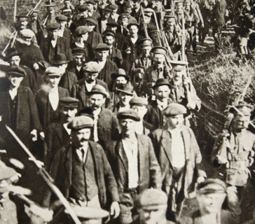 German prisoners of war arriving in Britain, August 1914.  Artist: S and G