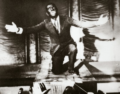Al Jolson, American singer, in the final scene from the film 'The Jazz Singer', 1927. Artist: Unknown