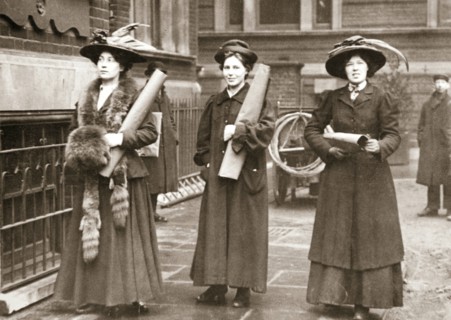 Suffragettes armed with materials to chain themselves to railings, 1909. Artist: Unknown