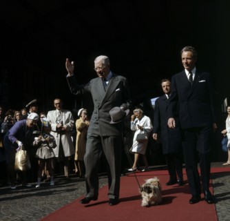 King Gustaf VI Adolf of Sweden arrives in Helsingborg, Scania, 1972. Artist: Unknown