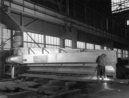 Steelworker at Park Gate Iron and Steel Co, Rotherham, South Yorkshire, April 1964.  Artist: Michael Walters