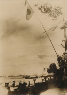 A Japanese convoy disembark troops on a Pacific island, c.1943. Artist: Unknown