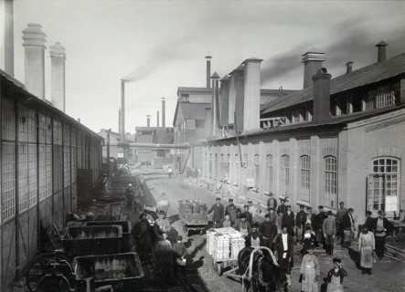 Lysva iron foundry, Russia, 1900s. Artist: Unknown